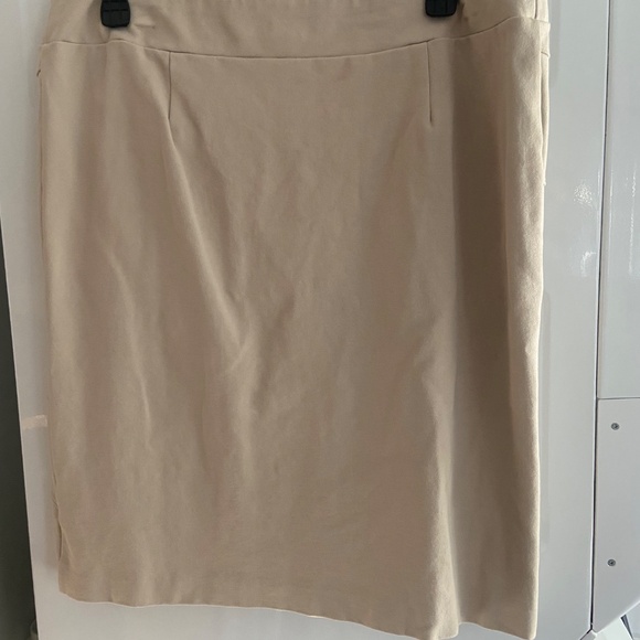 Laura khaki coloured straight skirt - Picture 2 of 5